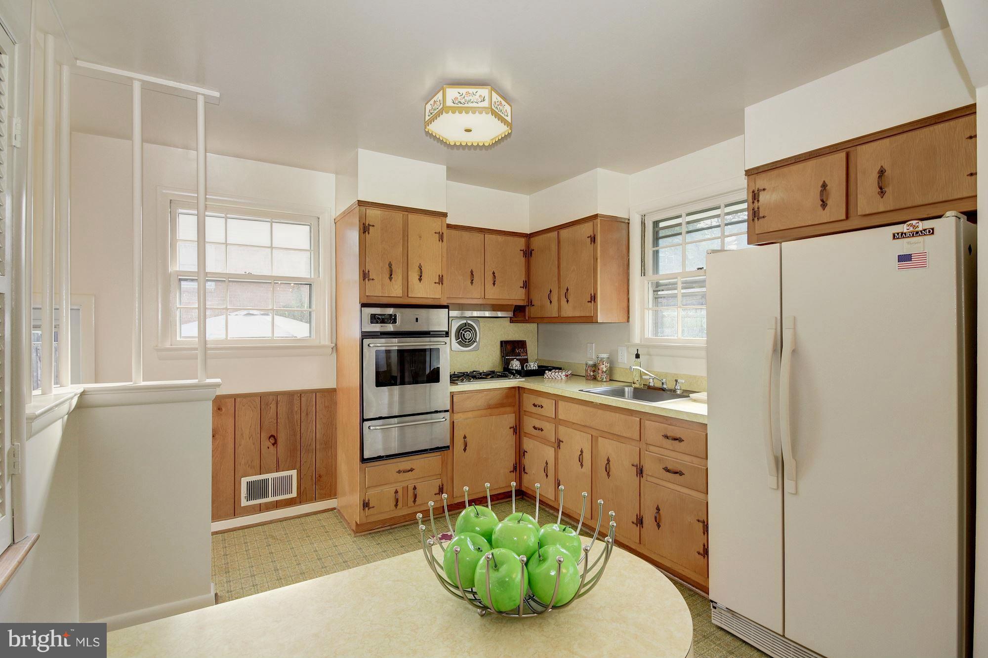 3704 Nimitz Road Kensington, MD 20895 - Photo 7 of 23 Nicely sized Kitchen