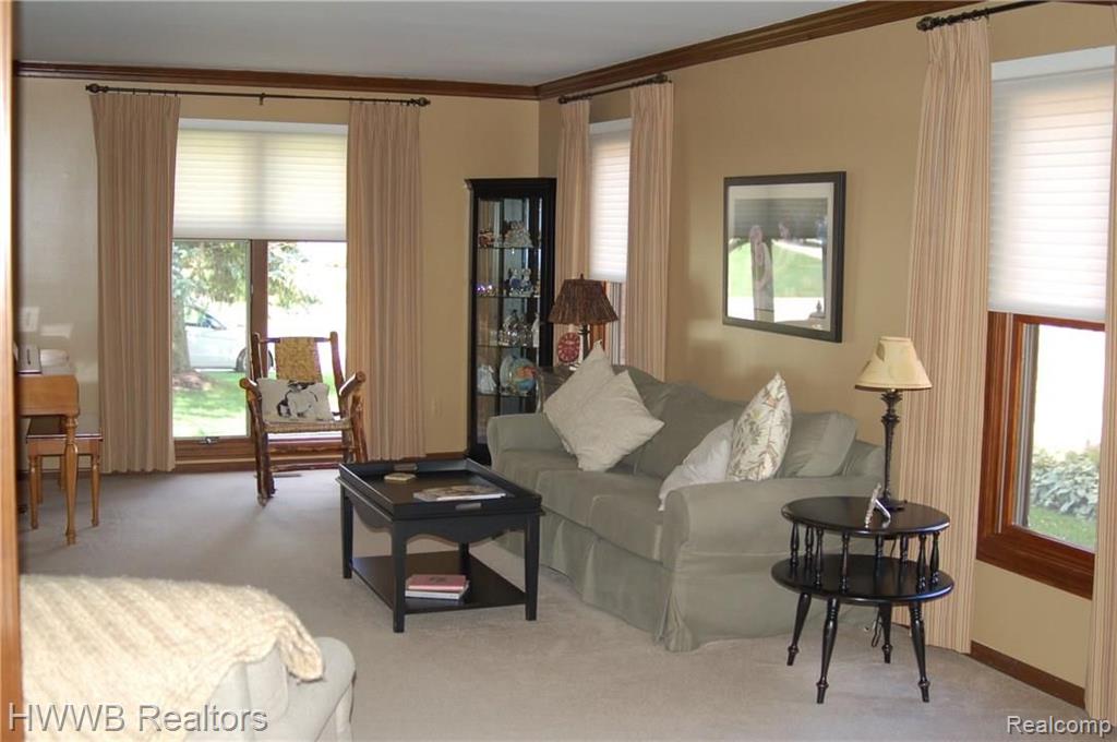 564 Sunlight Drive Rochester Hills, MI 48309 - Photo 12 of 47