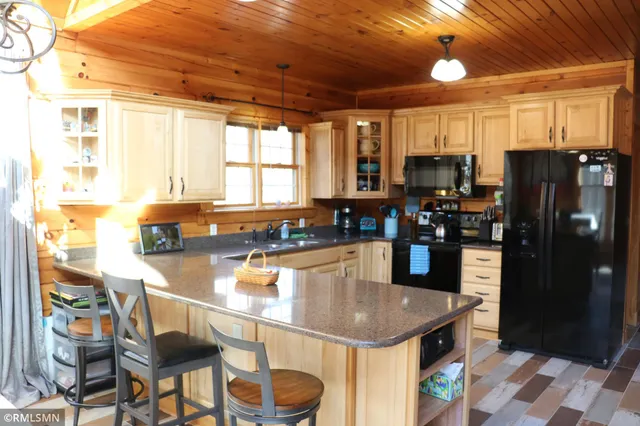 $575,000 | 14638 Highway 70, Pine City, MN 55063