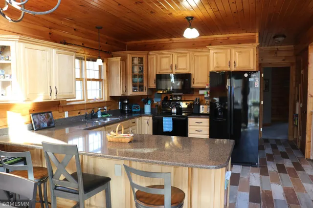 $575,000 | 14638 Highway 70, Pine City, MN 55063