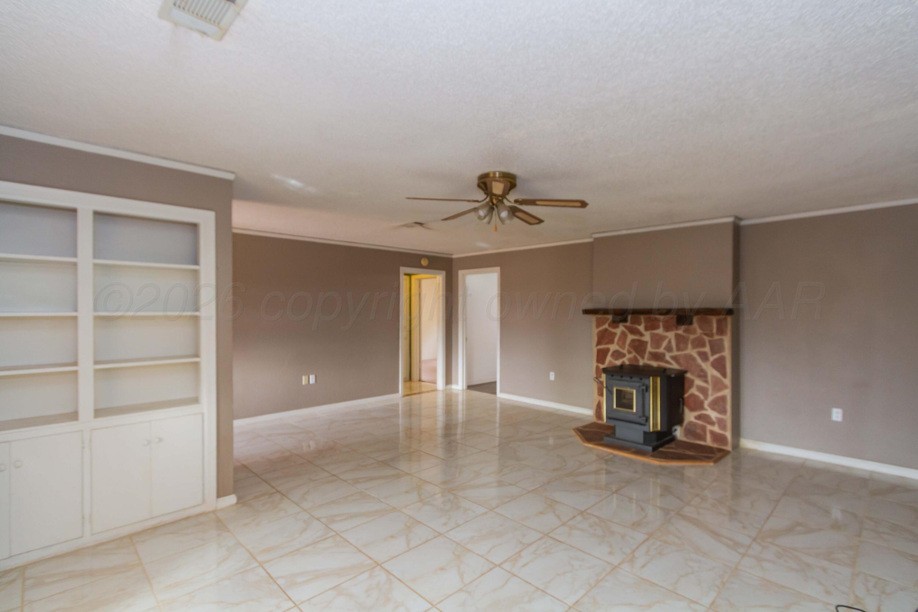 7850 Back Acres Road Amarillo, TX 79119 - Photo 3 of 52 LIVING ROOM