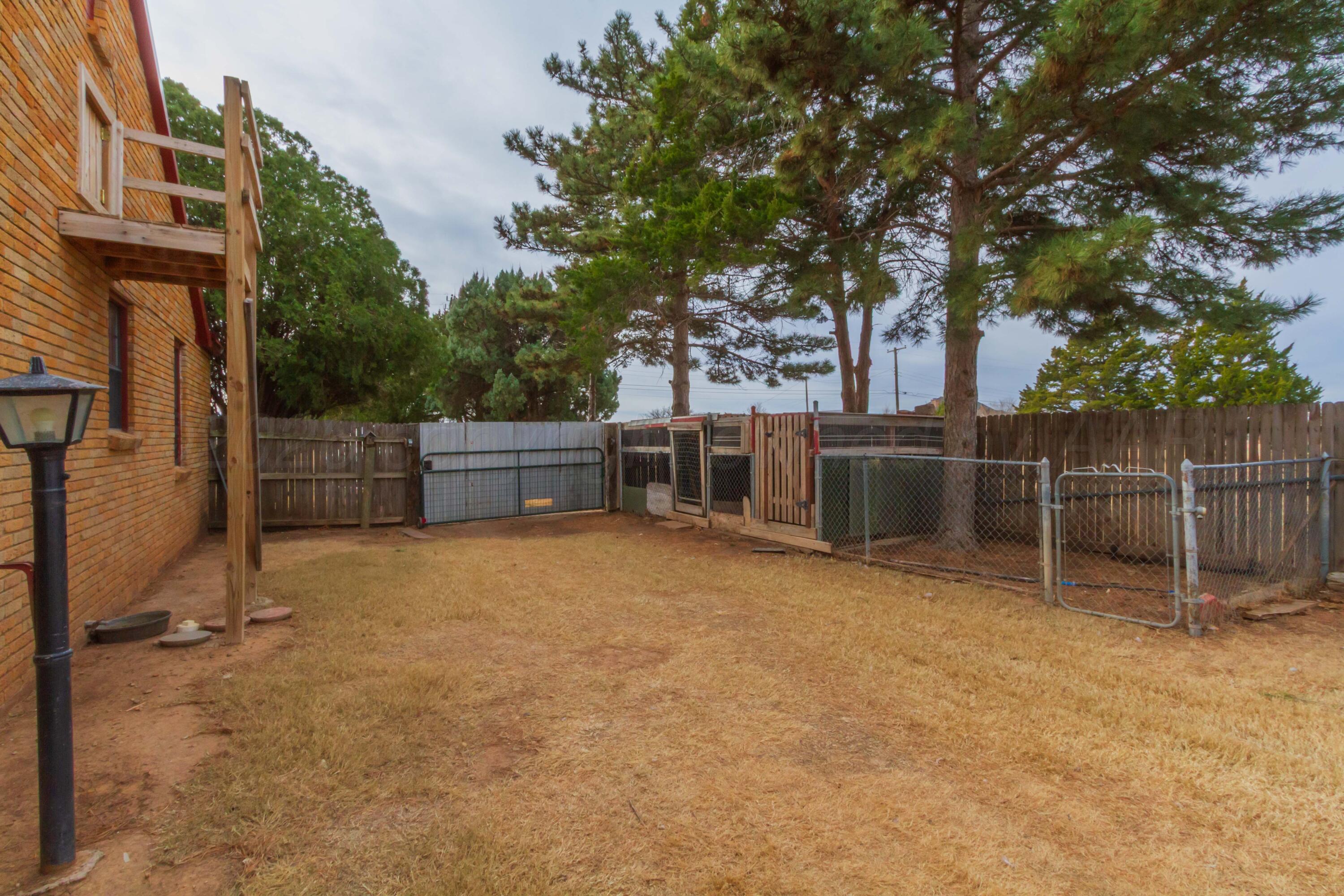 7850 Back Acres Road Amarillo, TX 79119 - Photo 34 of 52 CHICKEN COOP