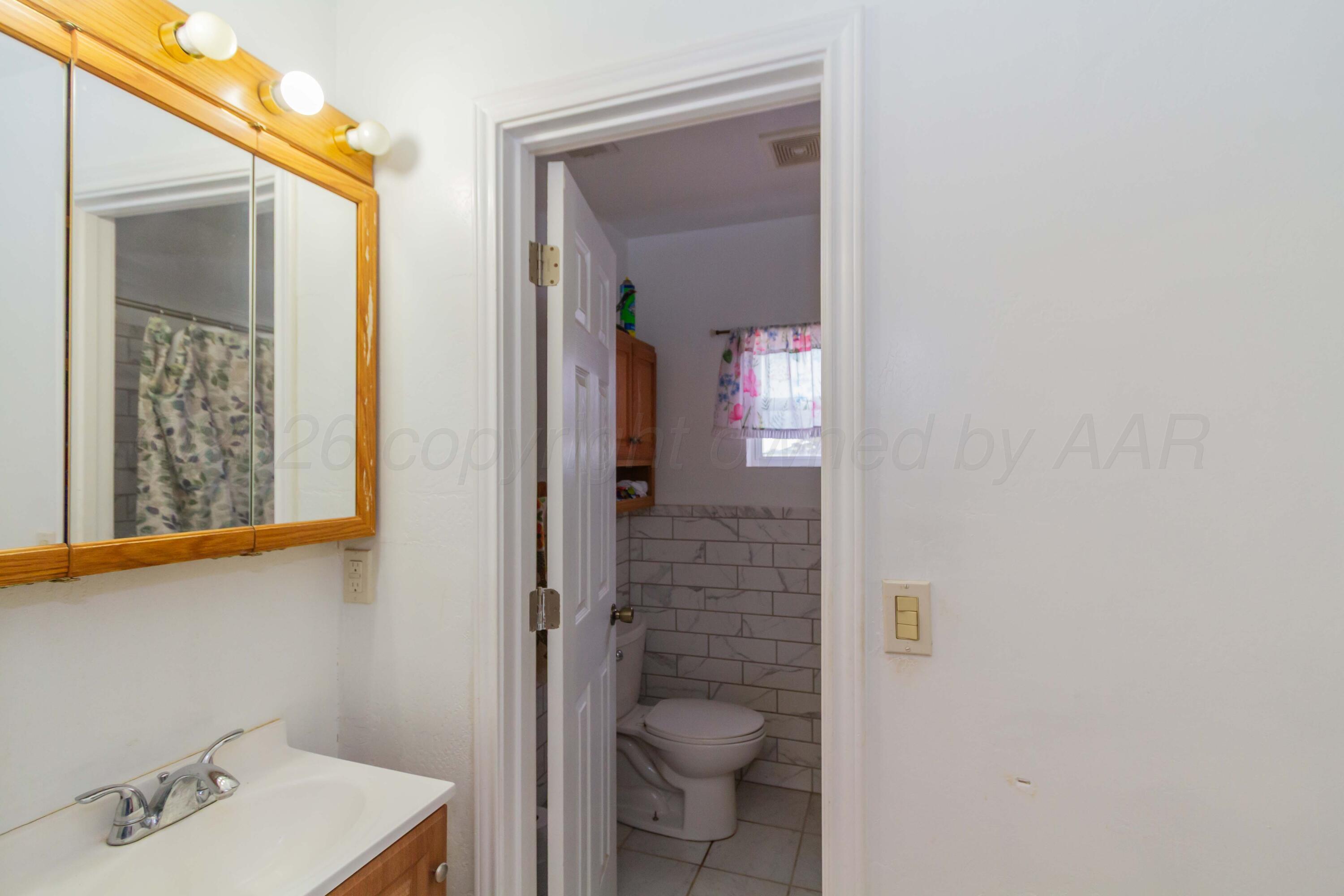 7850 Back Acres Road Amarillo, TX 79119 - Photo 48 of 52 BATHROOM 2 VIEW 1