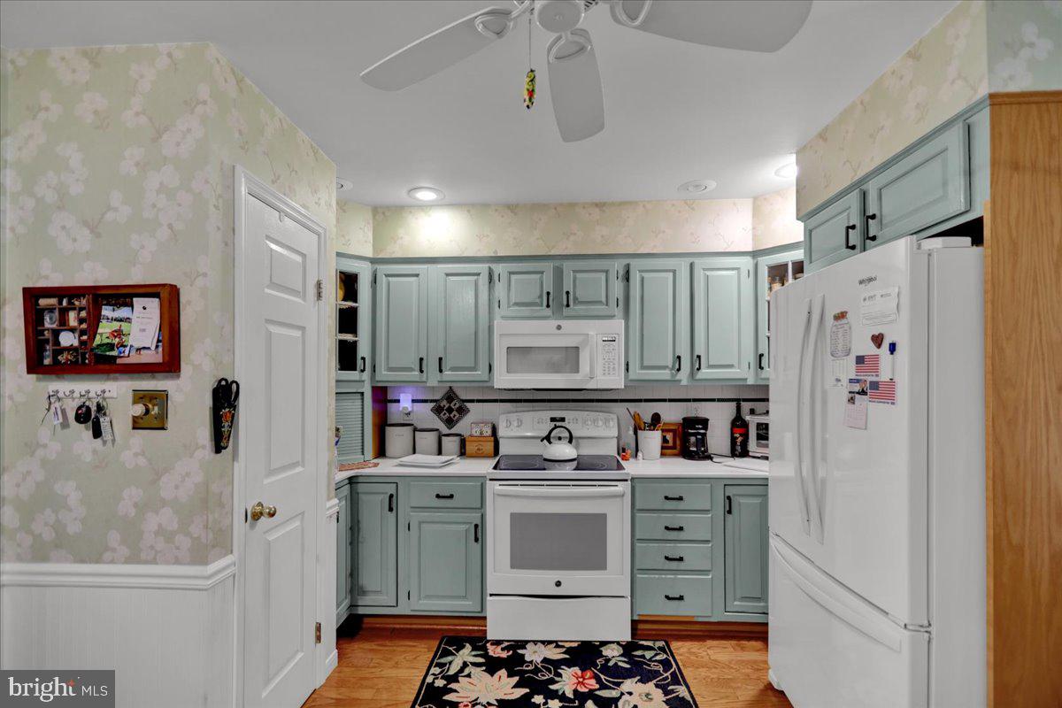 2955 Reedy Road Reading, PA 19608 - Photo 12 of 34 Kit - electric range