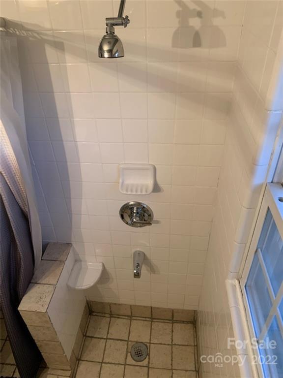 204 Davis Rivers Road Chesterfield, SC 29709 - Photo 32 of 42 a bathroom with a shower