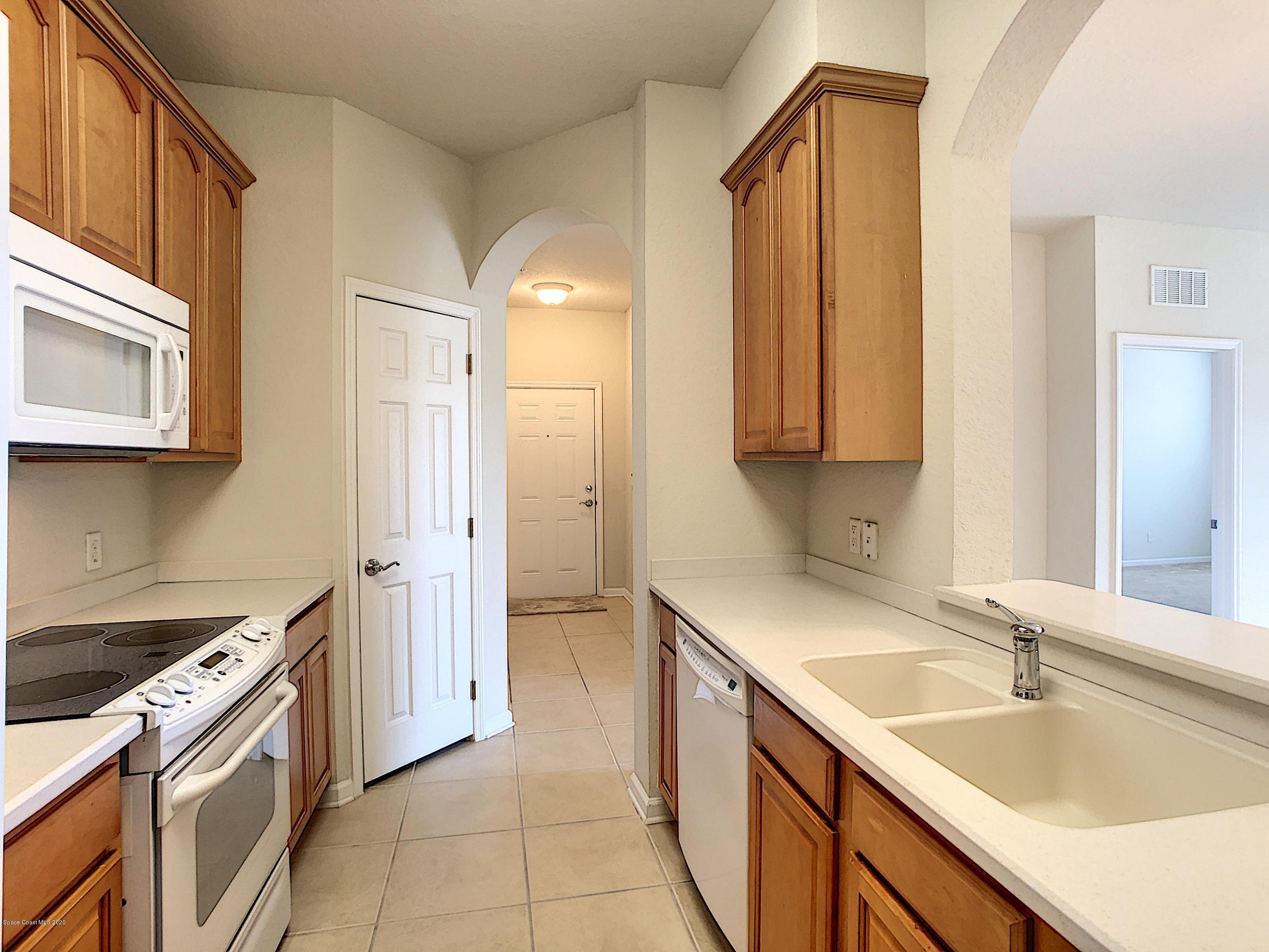 3848 Lexmark Lane, Unit 401 Rockledge, FL 32955 - Photo 7 of 23 Kitchen
