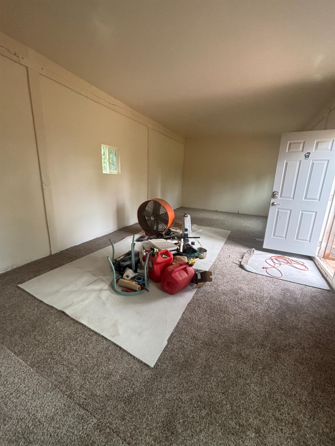 23324 Banner Quaker Hill Road Nevada City, CA 95959 - Photo 6 of 13 a view of a room with toys and toys