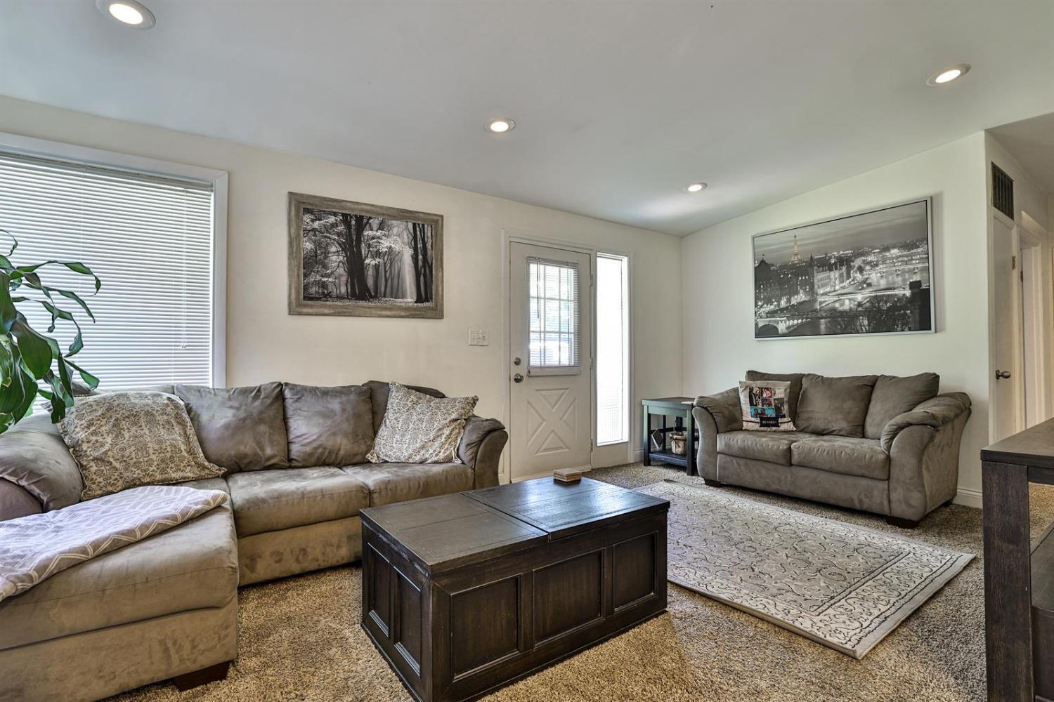 3177 Crest Road Cincinnati, OH 45251 - Photo 6 of 35 Gallery Image 6