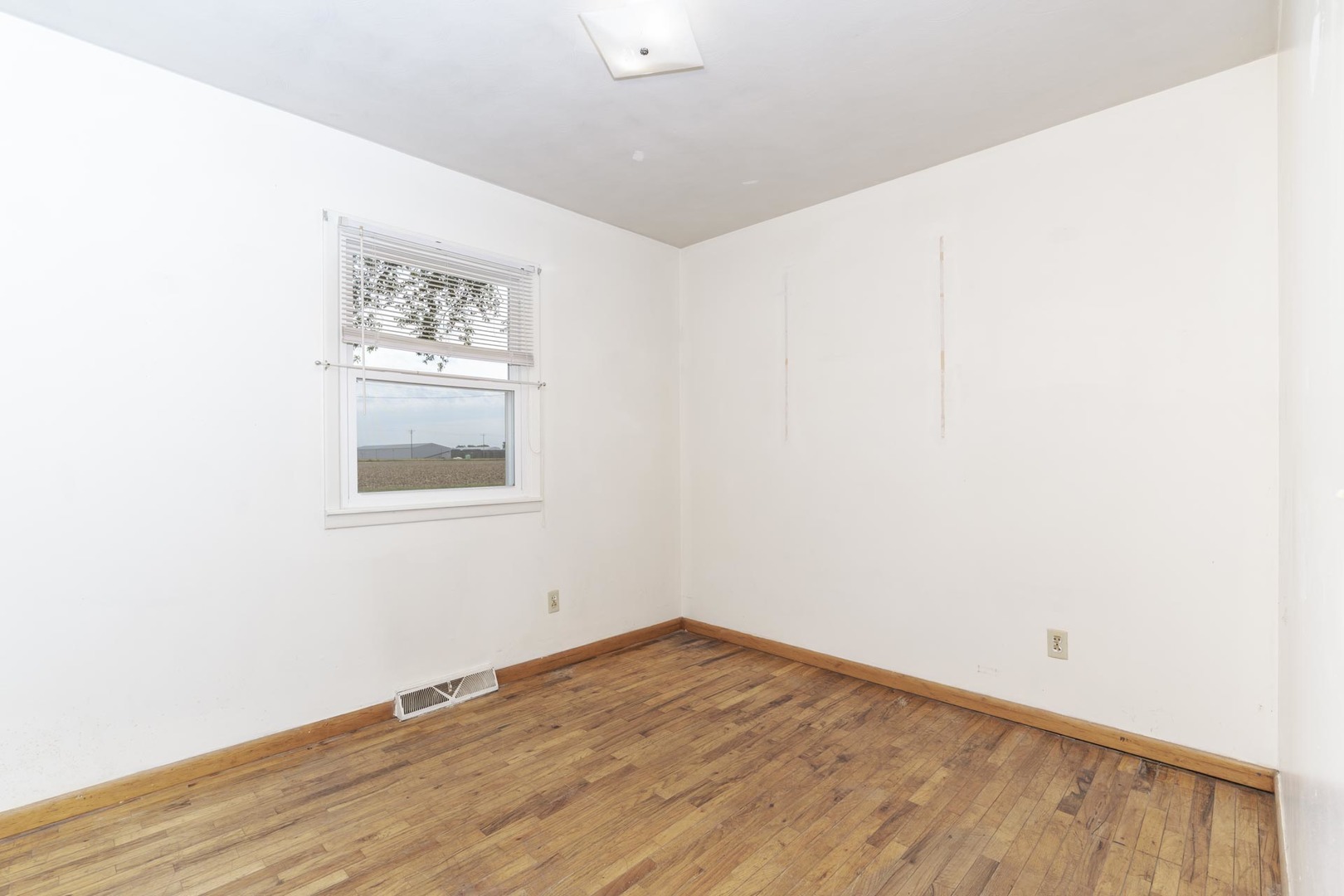 14235 North 1775 E Road Pontiac, IL 61764 - Photo 20 of 54 Gallery Image 20