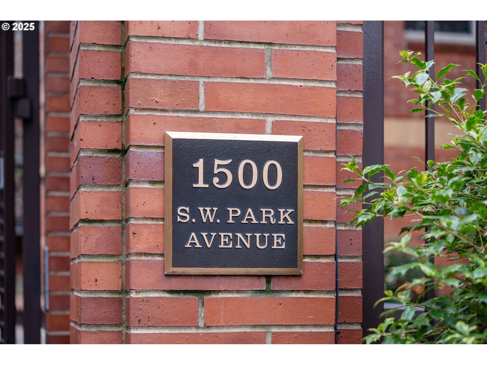 1500 Southwest Park Avenue, Unit 303 Portland, OR 97201 - Photo 36 of 38