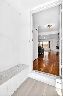 $1,195,000 | 11 Hazelwood Drive, Jericho, NY 11753