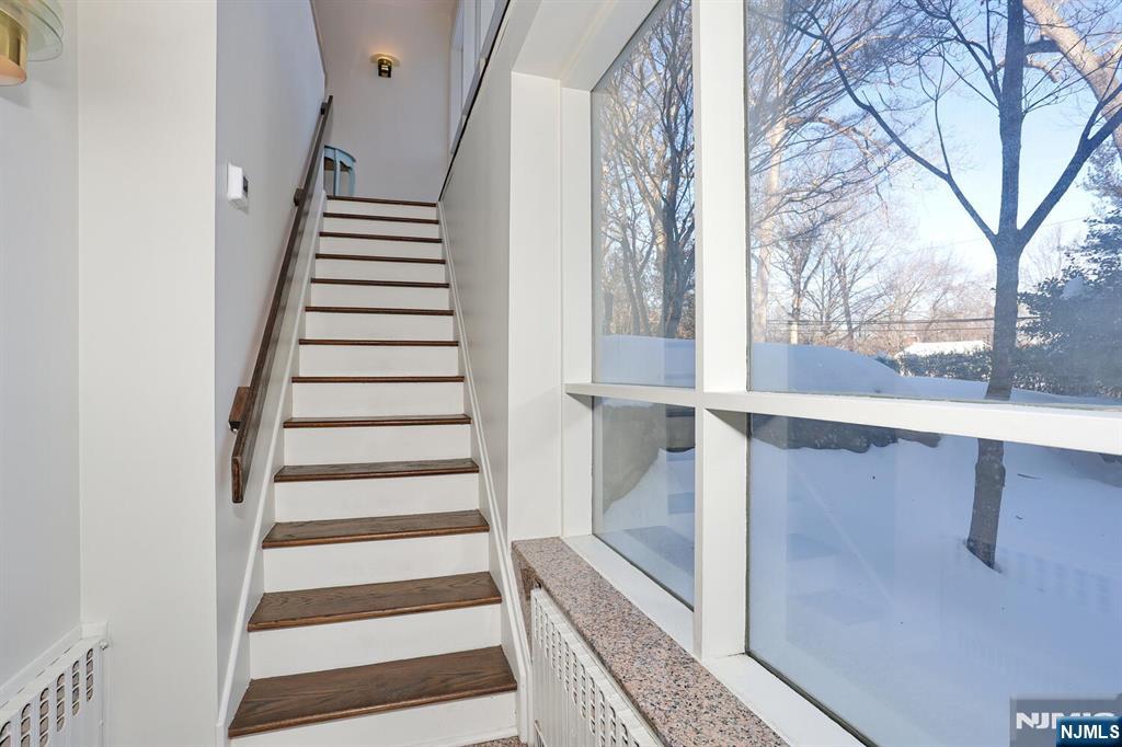 28 Bear Mountain Road Ringwood, NJ 07456 - Photo 3 of 50