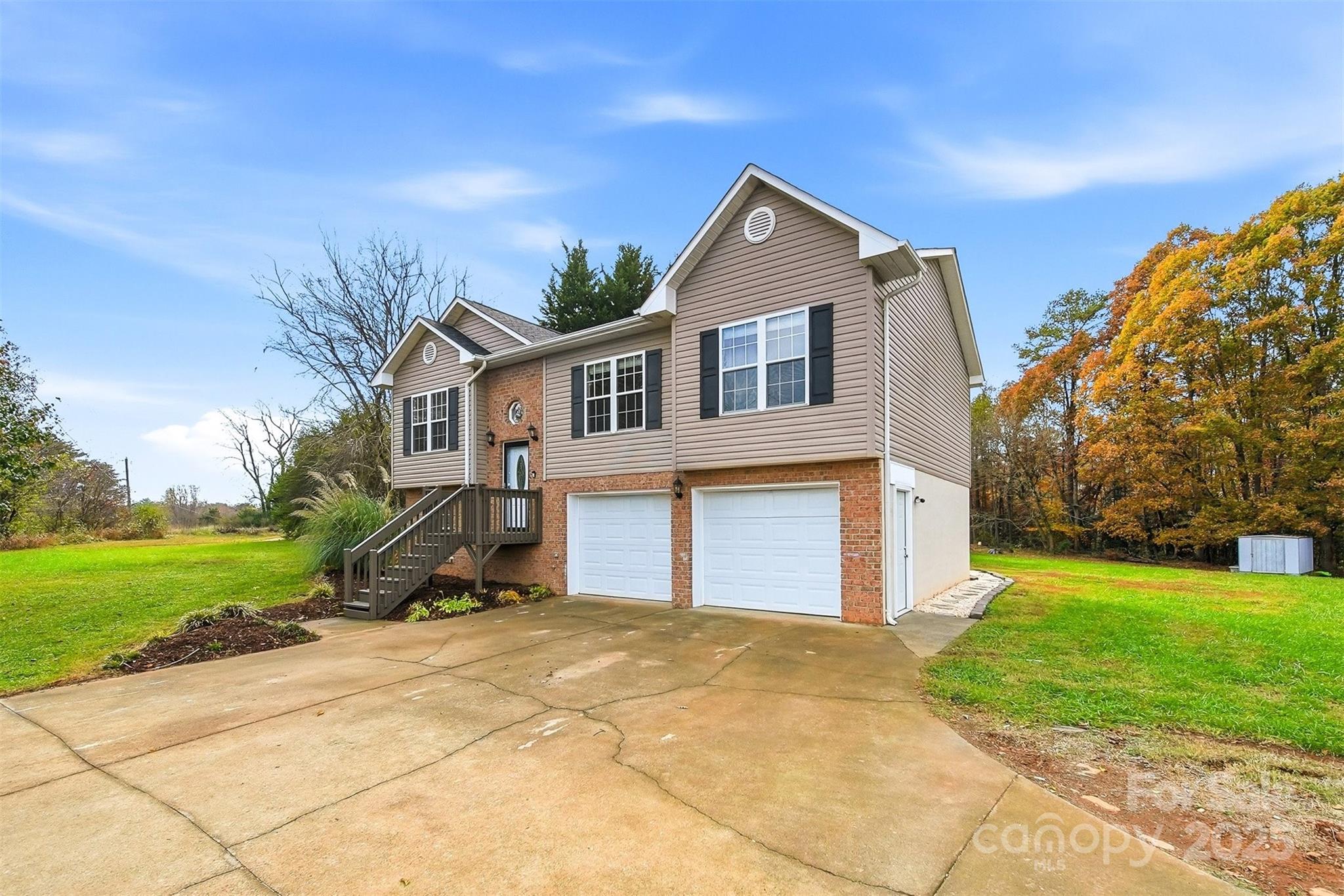 904 Pine Mountain Road Hudson, NC 28638 - Photo 2 of 40
