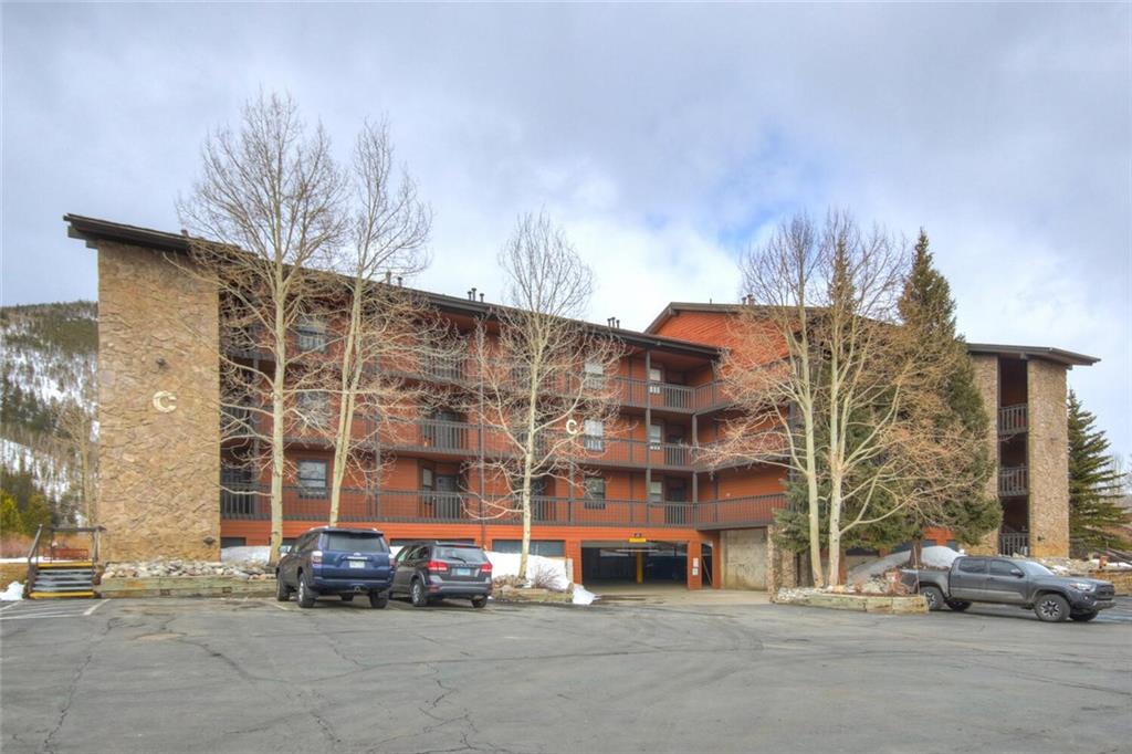 a car parked in front of a building