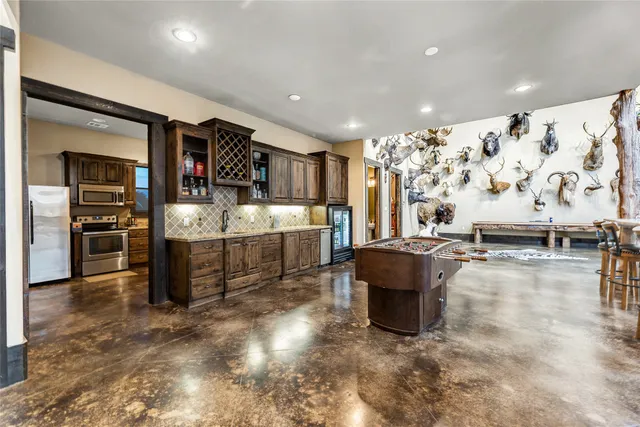 $5,500,000 | 10285 Ferrill Creek Road, Bryan, TX 77808