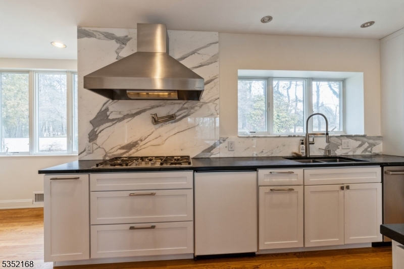 52 Kitchell Road, Unit 1 Morristown, NJ 07960 - Photo 6 of 30 Gallery Image 6
