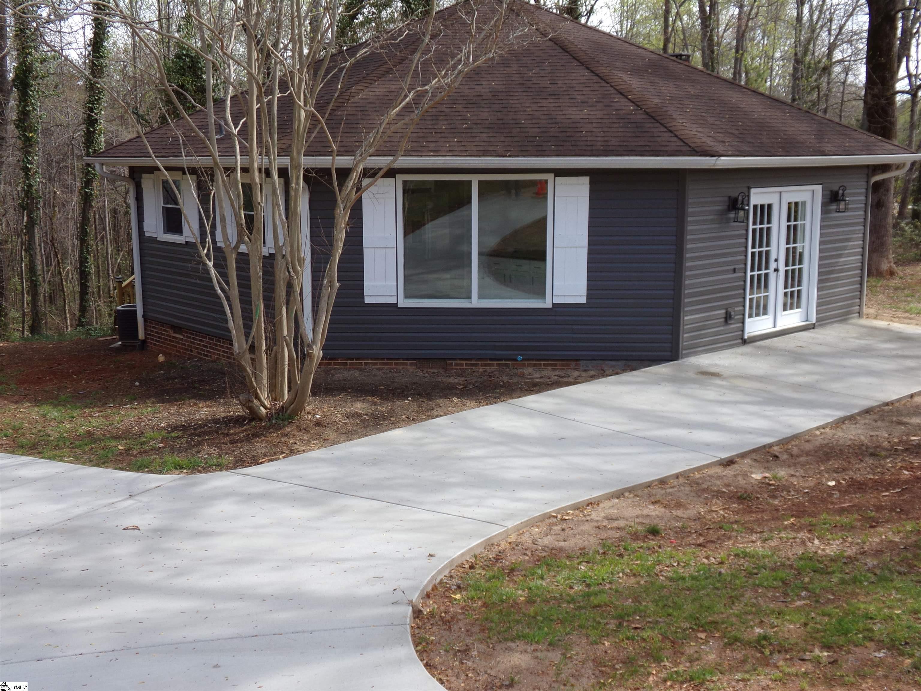 376 Oshields Road Easley, SC 29640 - Photo 1 of 16