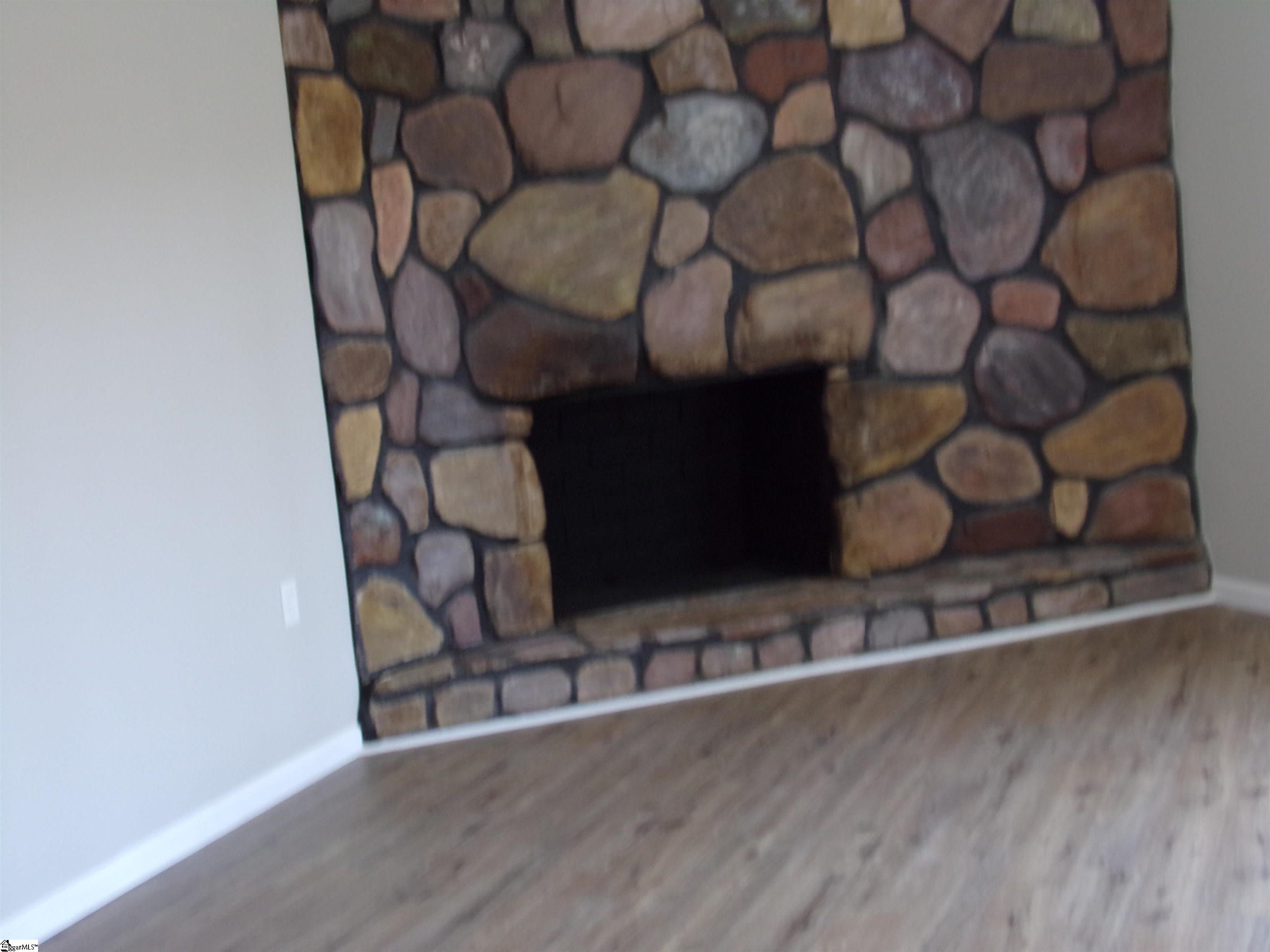 376 Oshields Road Easley, SC 29640 - Photo 4 of 16