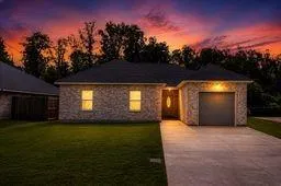 $260,000 | 512 Magnolia Drive, Laplace, LA 70068