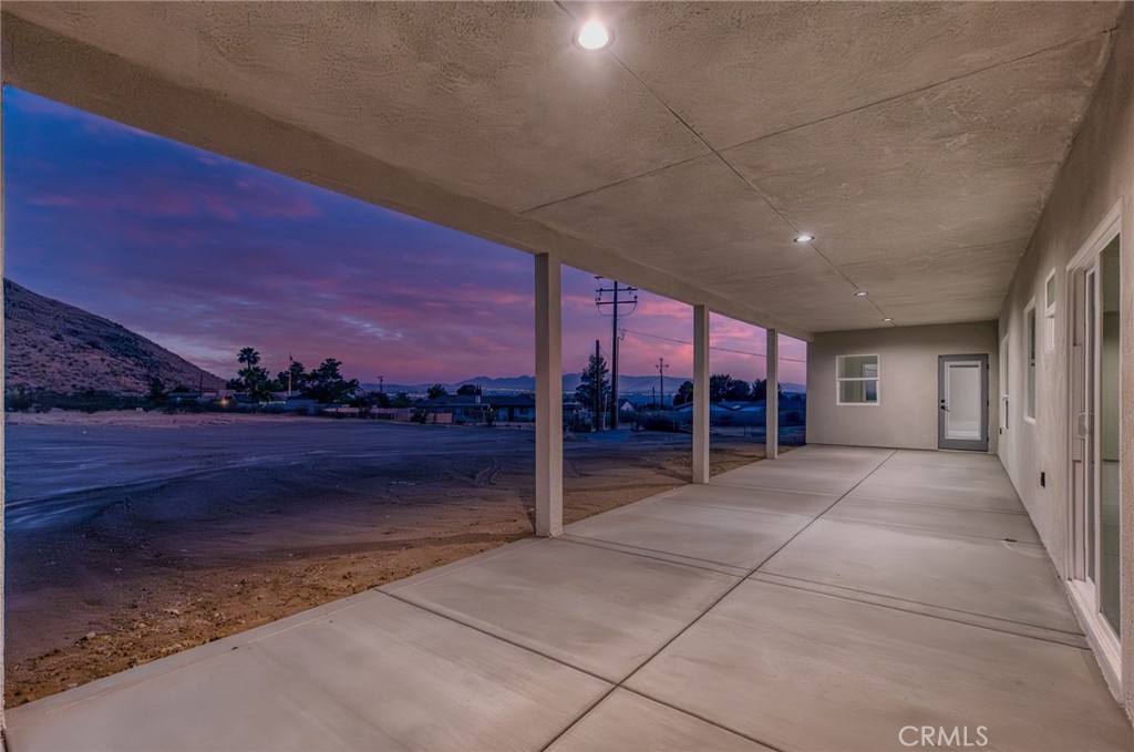 19707 Roanoke Road Apple Valley, CA 92307 - Photo 5 of 63 Sky virtually enhanced