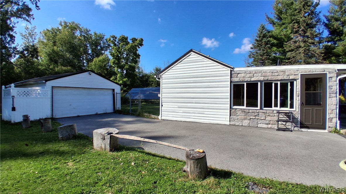 8420 Northfield Road Clarence, NY 14032 - Photo 21 of 31