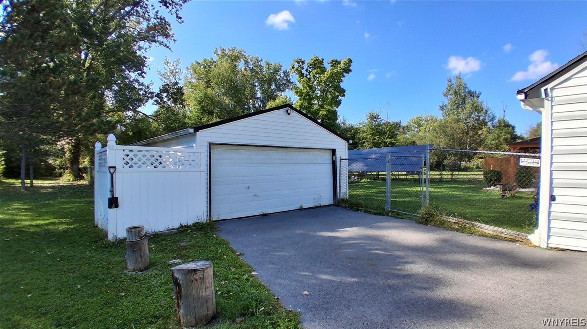 8420 Northfield Road Clarence, NY 14032 - Photo 3 of 31