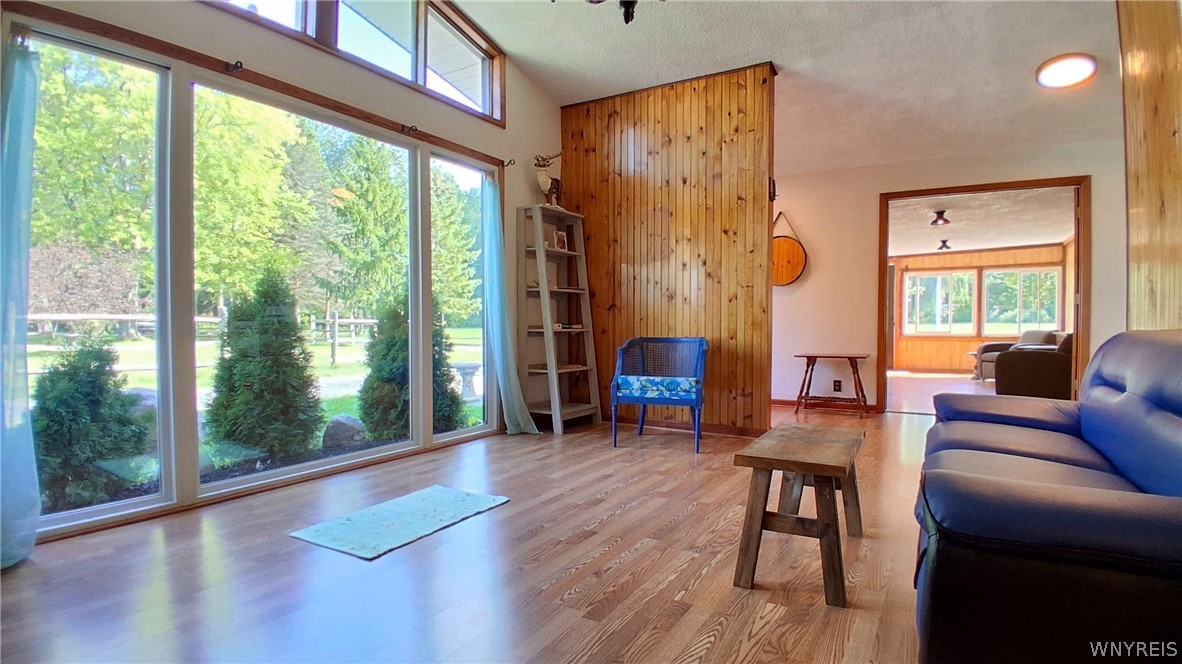 8420 Northfield Road Clarence, NY 14032 - Photo 5 of 31