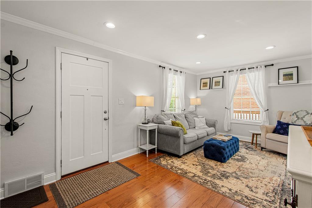 103 Bartley Road Pittsburgh, PA 15241 - Photo 4 of 41 Gallery Image 4
