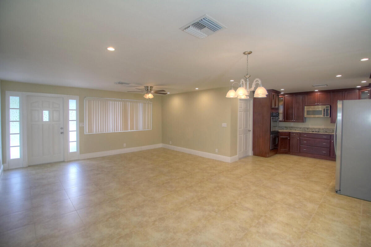 920 Prosperity Farms Road North Palm Beach, FL 33408 - Photo 6 of 15 005-jpg