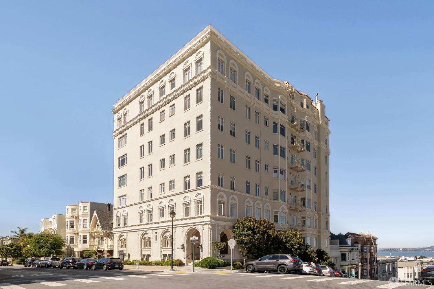 2100 Green Street, Unit 206 San Francisco, CA 94123 - Photo 2 of 33 a front view of a building