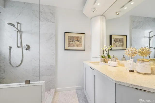 $2,100,000 | 2100 Green Street, Unit 206, San Francisco, CA 94123