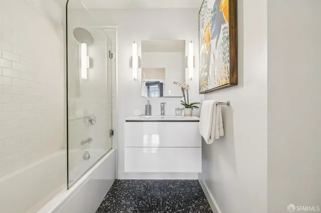 $2,100,000 | 2100 Green Street, Unit 206, San Francisco, CA 94123