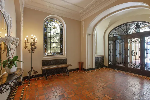 $2,100,000 | 2100 Green Street, Unit 206, San Francisco, CA 94123