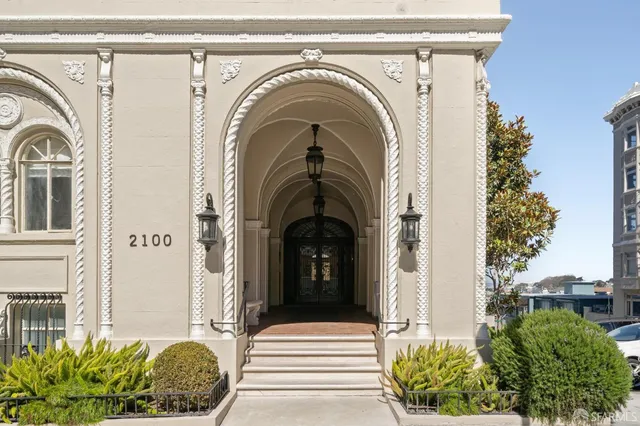 $2,100,000 | 2100 Green Street, Unit 206, San Francisco, CA 94123