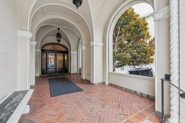 $2,100,000 | 2100 Green Street, Unit 206, San Francisco, CA 94123