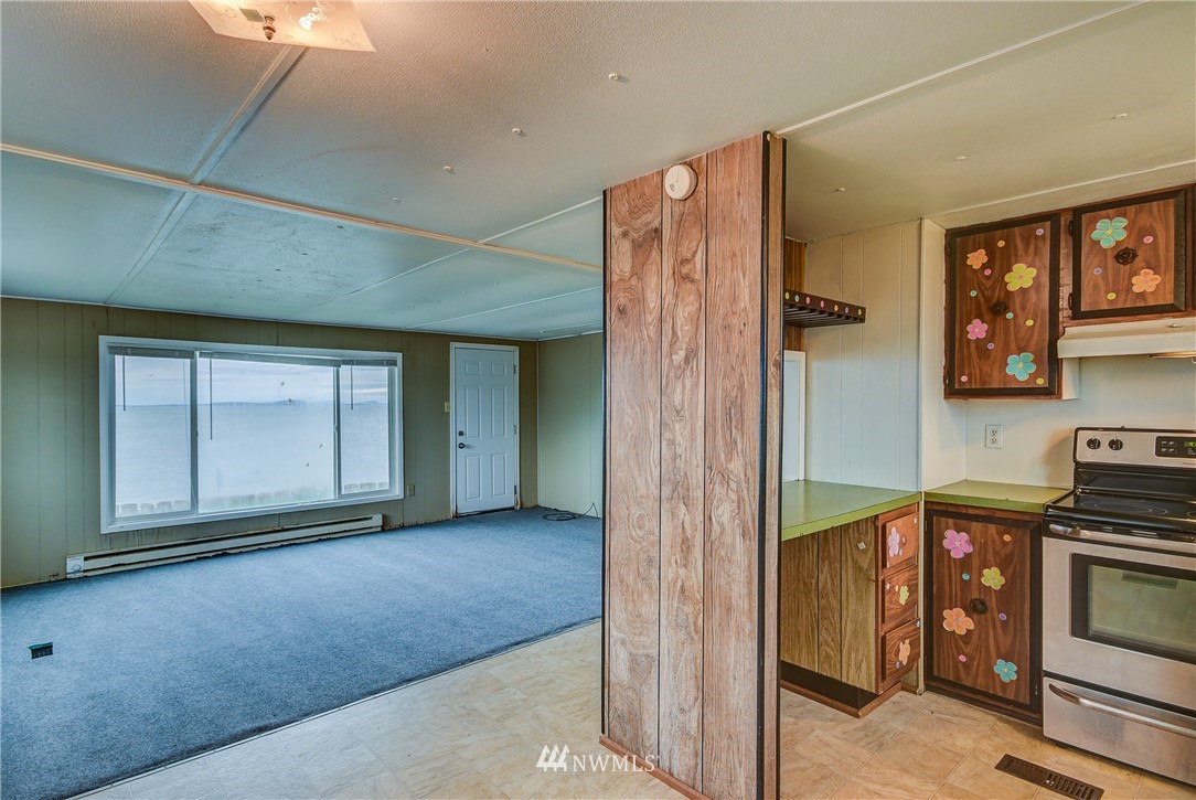 2695 West Beach Road Oak Harbor, WA 98277 - Photo 14 of 18 Gallery Image 14