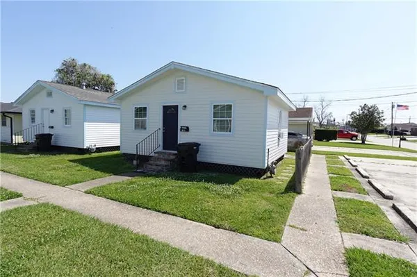 $1,200 | 116 Yorke Street, Unit A, Belle Chasse, LA 70037