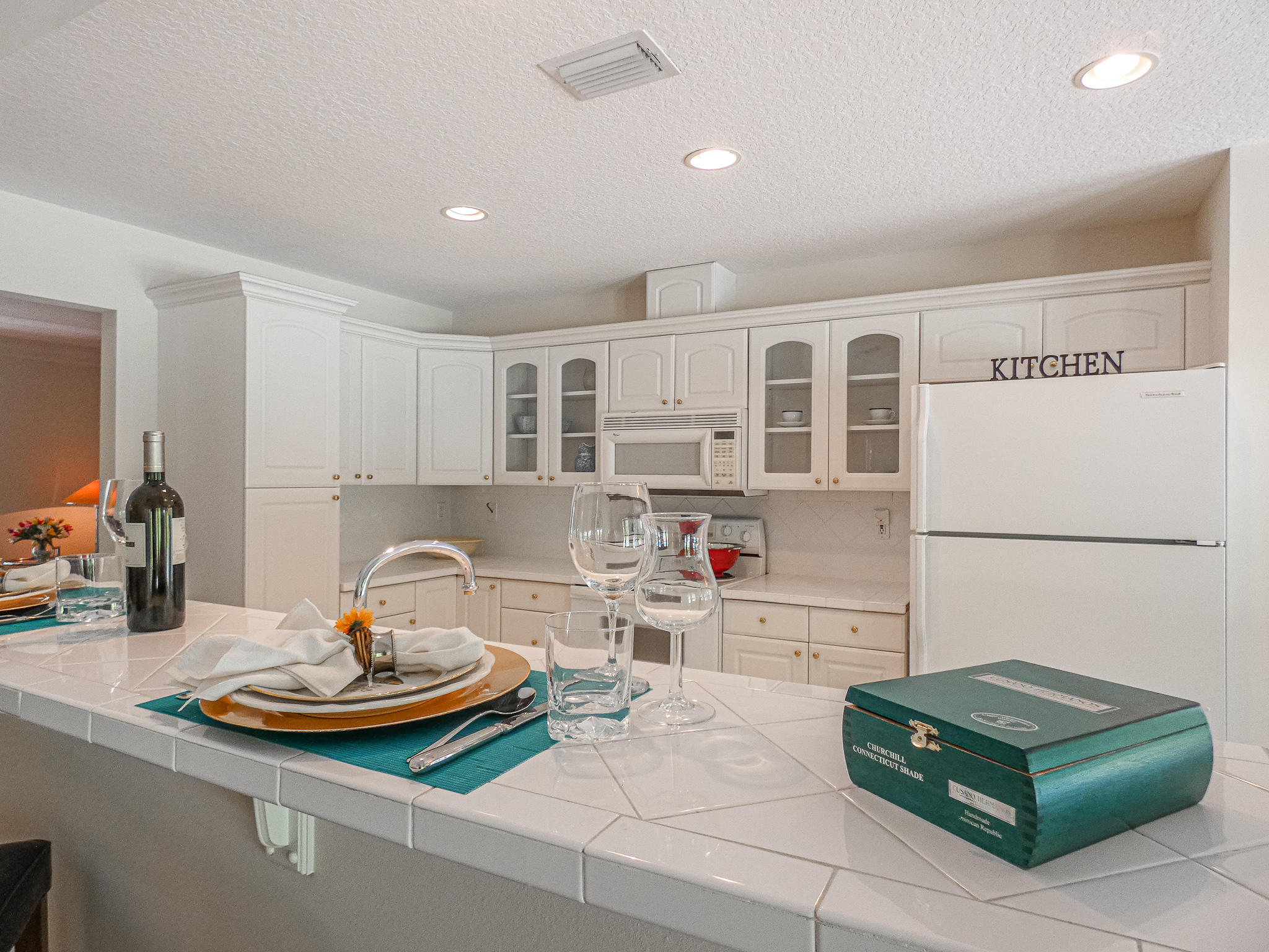 49 South Sewalls Point Road Stuart, FL 34996 - Photo 16 of 47 Kitchen Bar