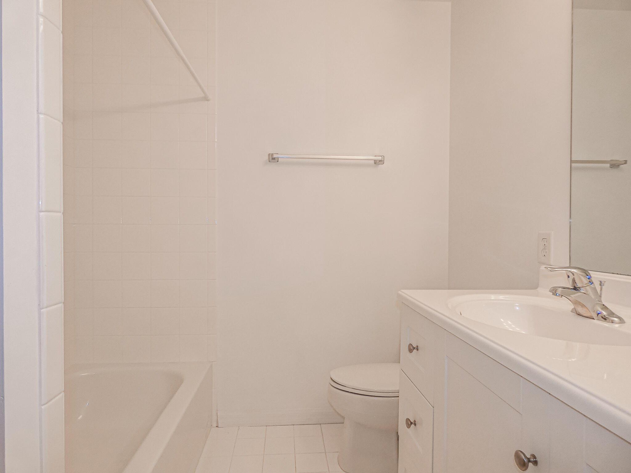 49 South Sewalls Point Road Stuart, FL 34996 - Photo 38 of 47 Upstairs full bathroom