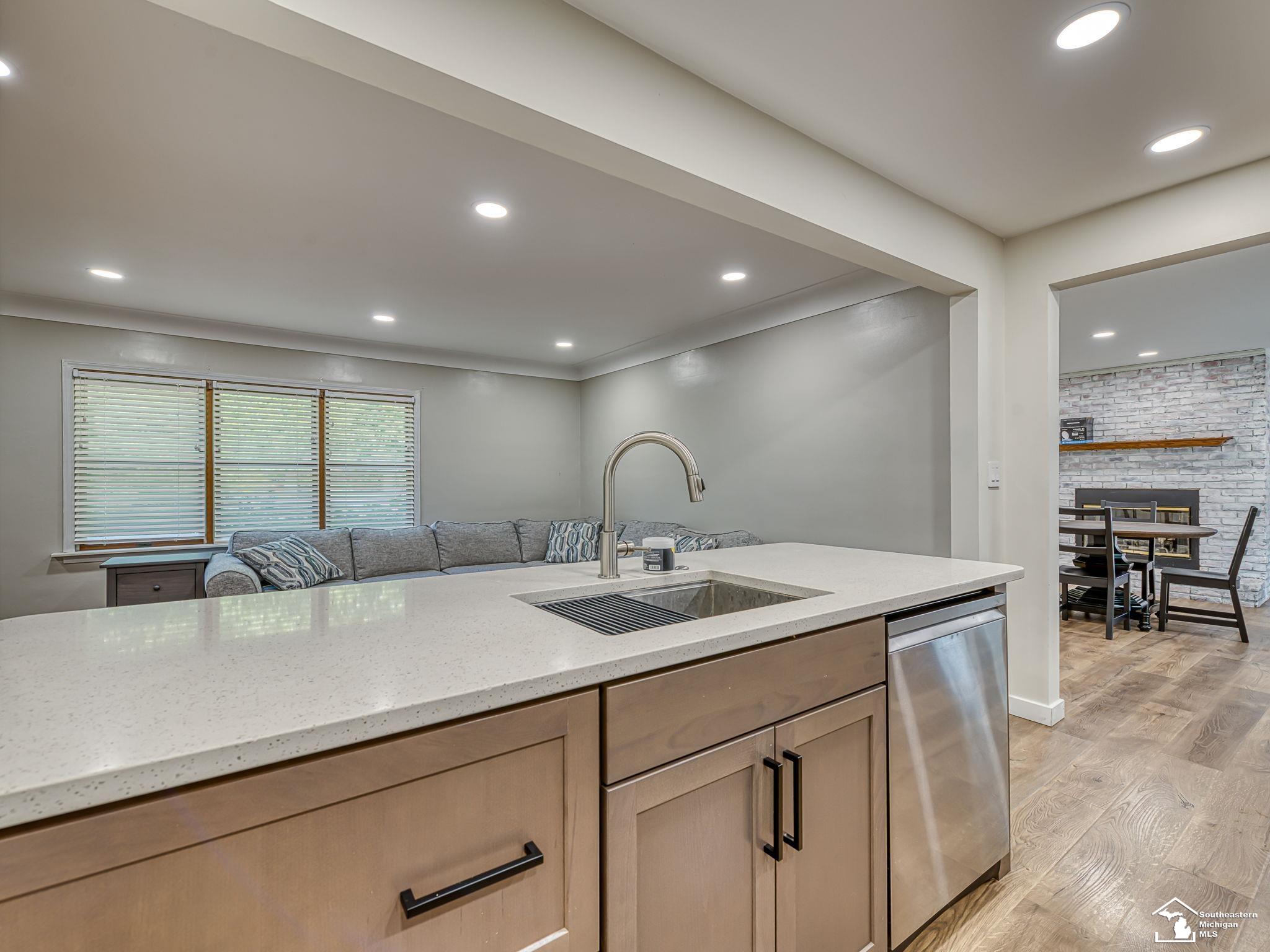 2621 Blue Bush Road Monroe, MI 48162 - Photo 14 of 37 50219327-f5b39455-be3e-4c0f-86e7-bdc68cfcf3d5.JPG