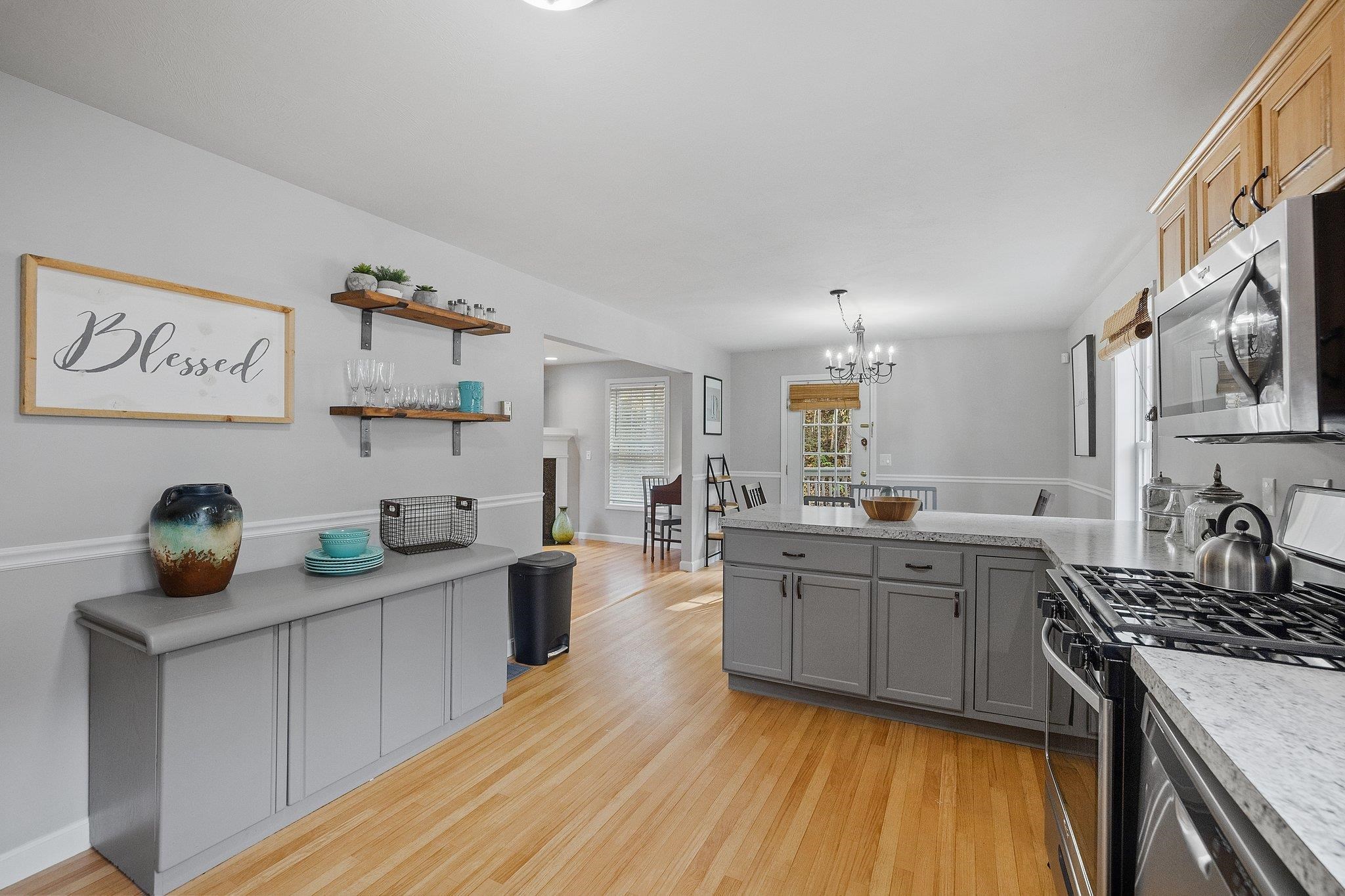 131 Forest Hill Way Manchester, NH 03109 - Photo 1 of 60