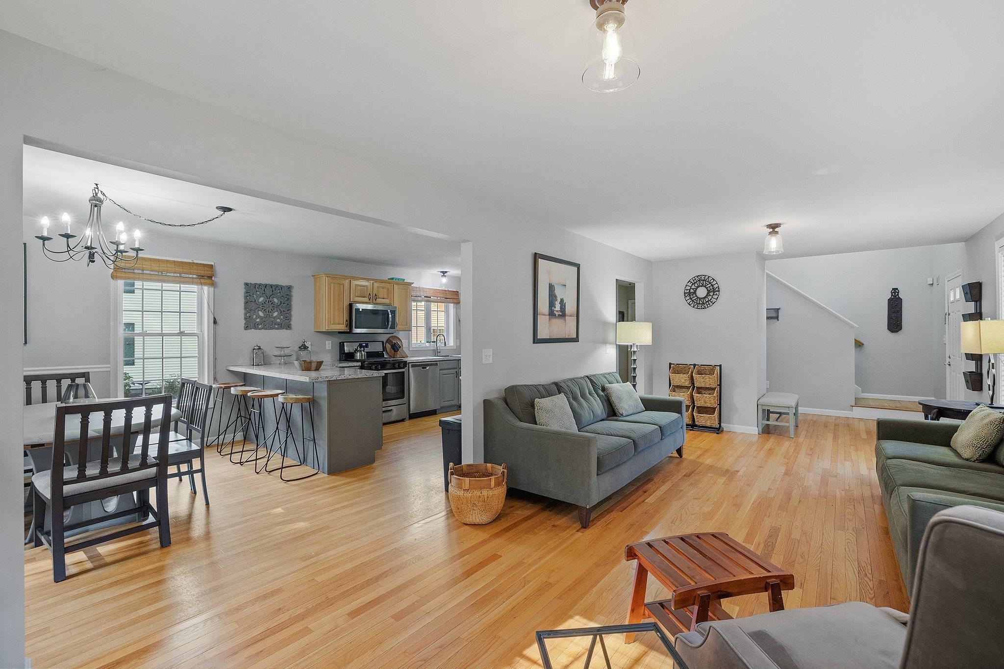 131 Forest Hill Way Manchester, NH 03109 - Photo 8 of 60