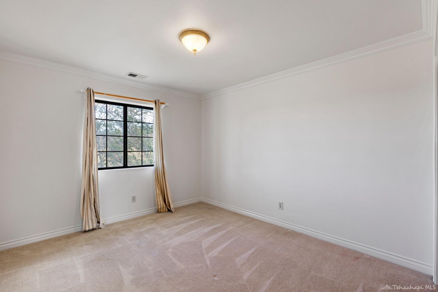 23980 Woodford-Tehachapi Road Tehachapi, CA 93561 - Photo 13 of 47 Gallery Image 13