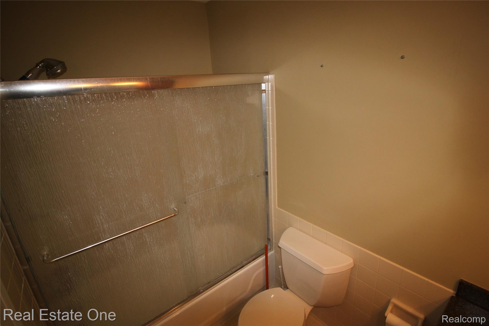 460 Baldwin Avenue, Unit 40 Rochester, MI 48307 - Photo 13 of 23 IMG_4139.JPG