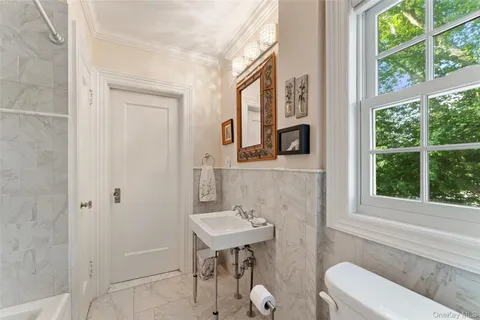 $6,195,000 | 5 Cooper Road, Scarsdale, NY 10583