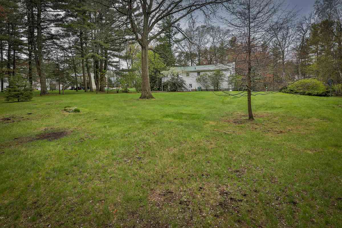 20 Frost Road Derry, NH 03038 - Photo 2 of 21