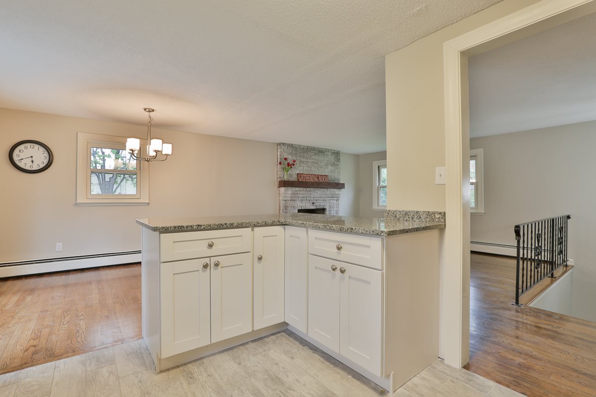20 Frost Road Derry, NH 03038 - Photo 11 of 21