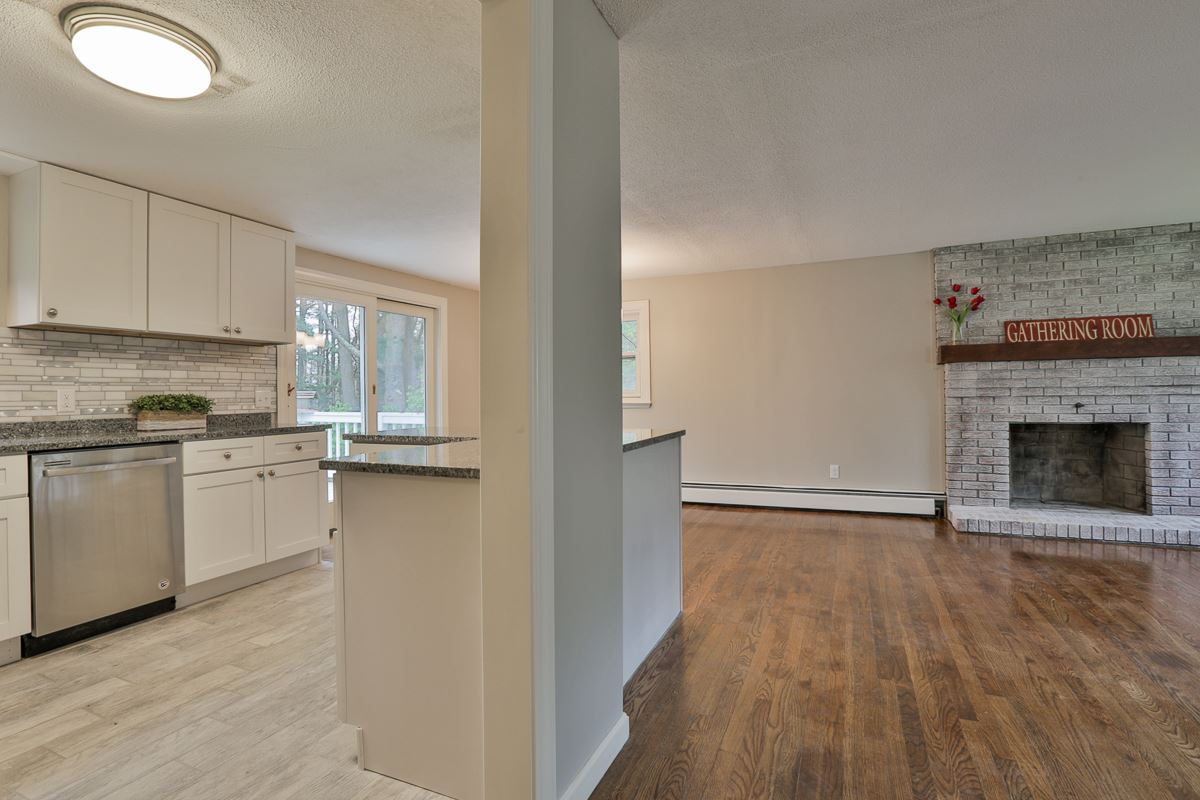 20 Frost Road Derry, NH 03038 - Photo 14 of 21
