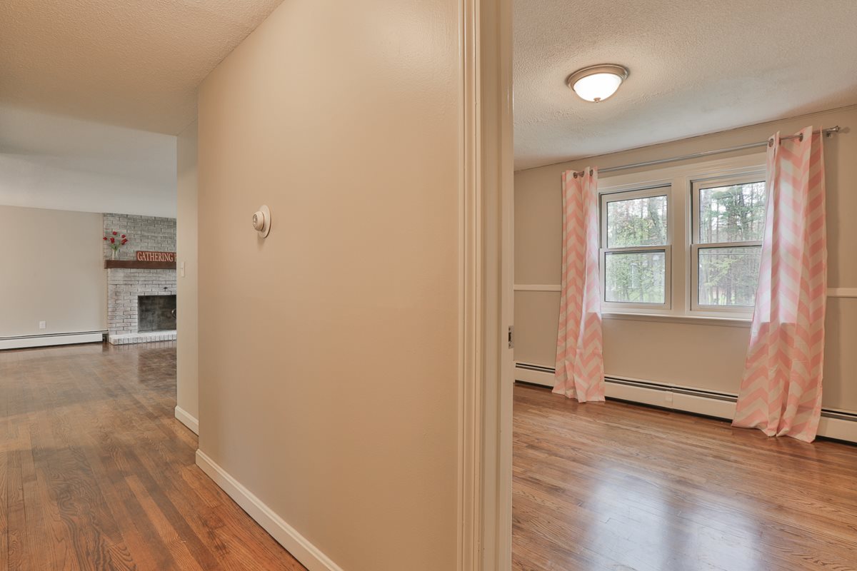 20 Frost Road Derry, NH 03038 - Photo 17 of 21
