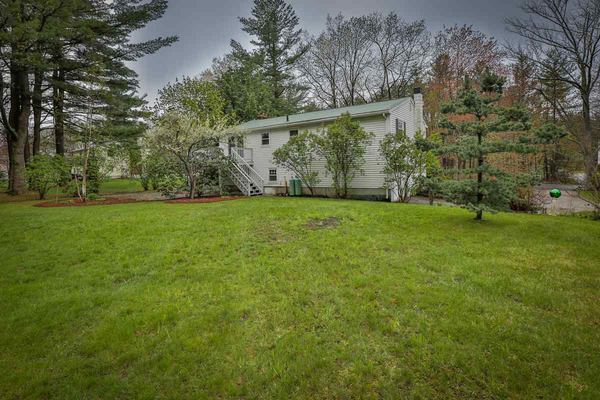 20 Frost Road Derry, NH 03038 - Photo 3 of 21